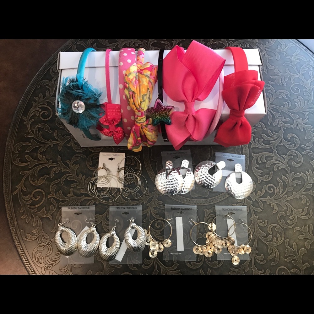 8 hairbands and 7 earrings sets